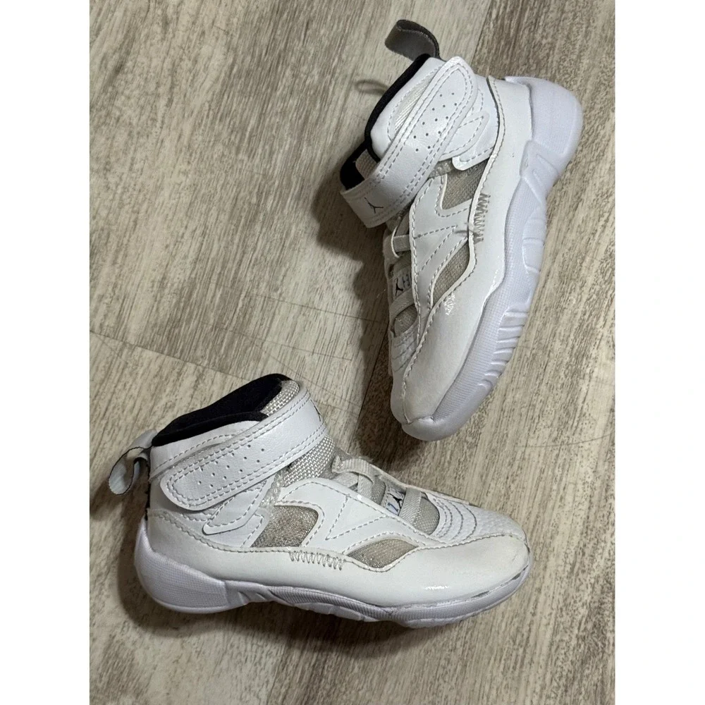 Air Jordan 11 Crib Bootie Infant Sneakers White Gray Black‎ Size 6C DQ8433-104